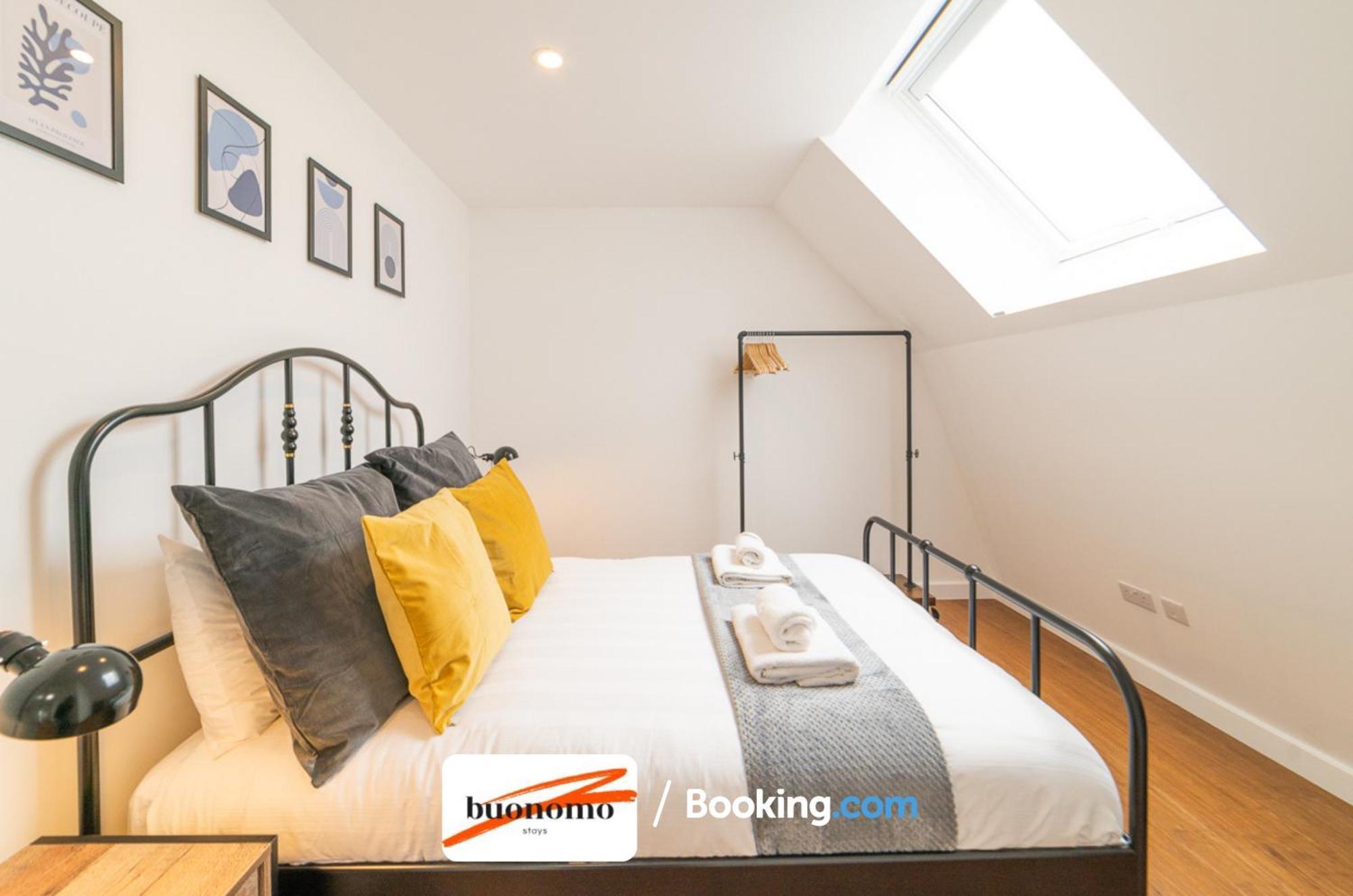 Two Bedroom Apartment At Buonomo Stays Short Lets & Serviced Accommodation Londyn Zewnętrze zdjęcie