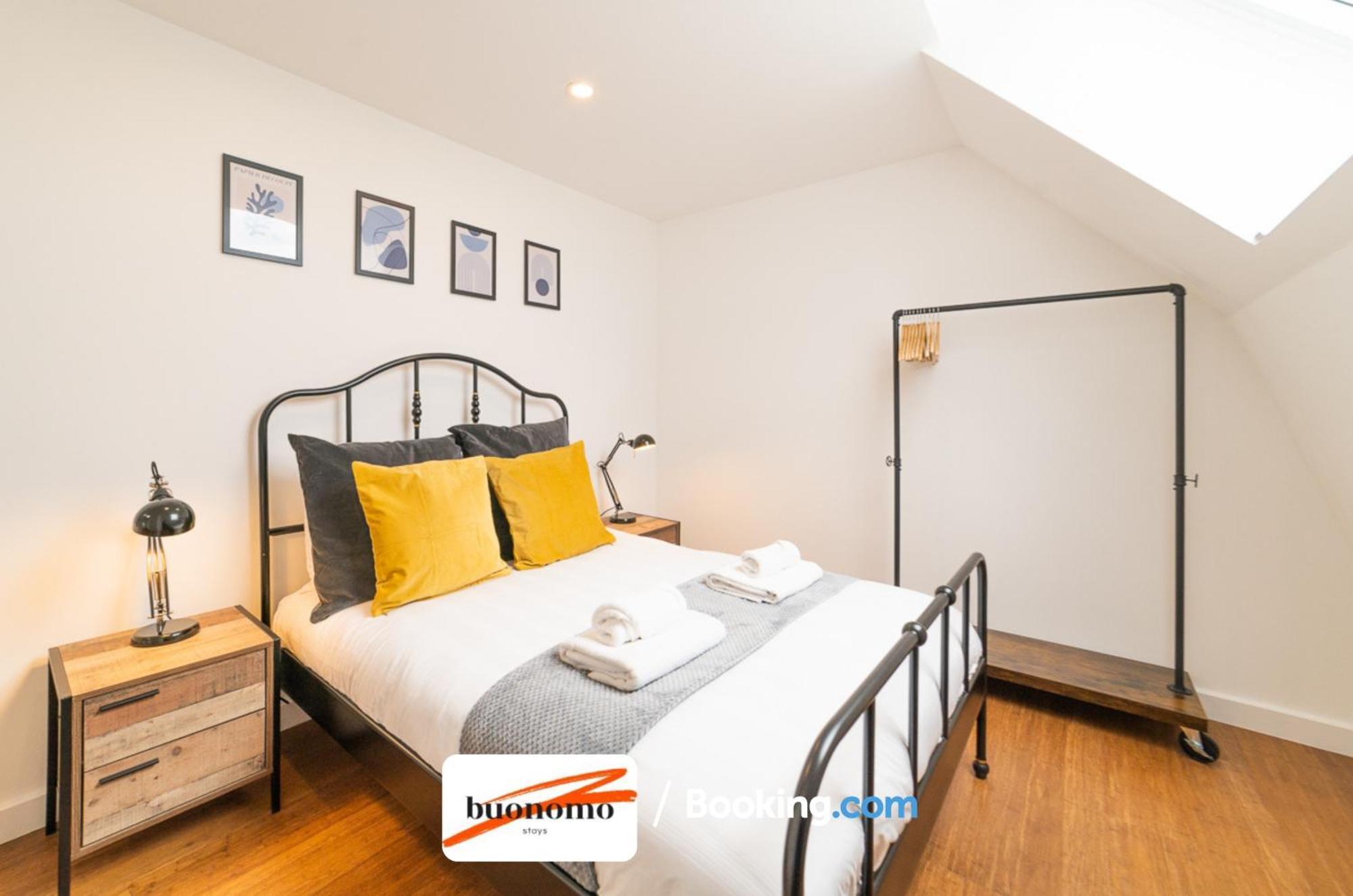 Two Bedroom Apartment At Buonomo Stays Short Lets & Serviced Accommodation Londyn Zewnętrze zdjęcie