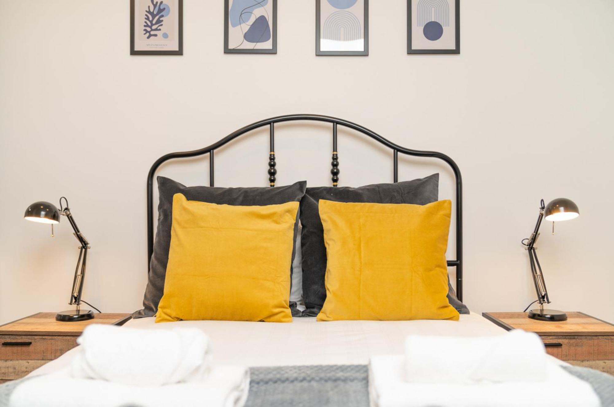 Two Bedroom Apartment At Buonomo Stays Short Lets & Serviced Accommodation Londyn Zewnętrze zdjęcie