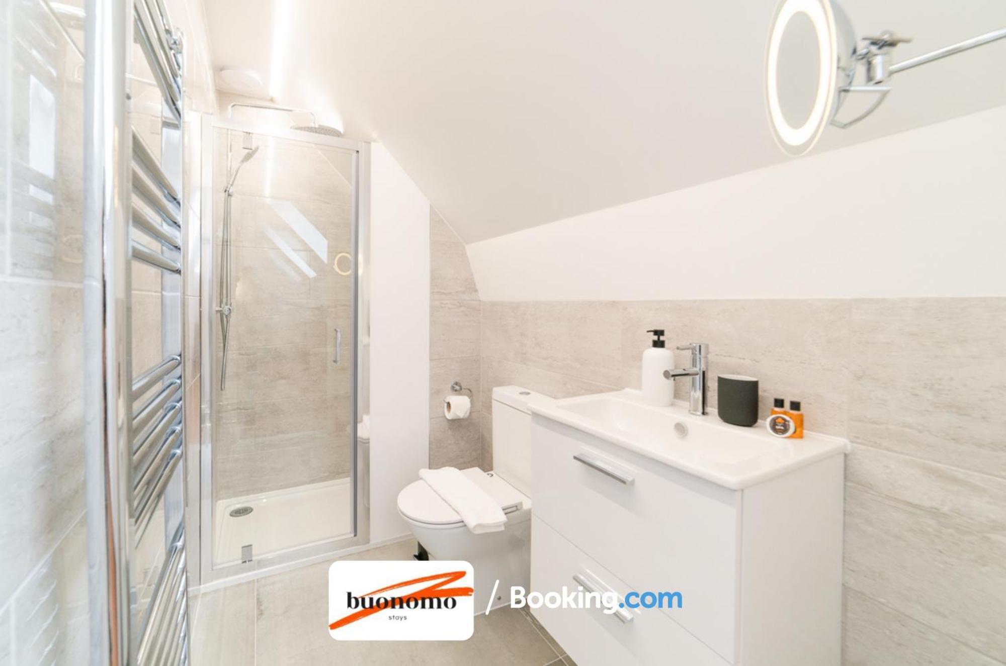 Two Bedroom Apartment At Buonomo Stays Short Lets & Serviced Accommodation Londyn Zewnętrze zdjęcie