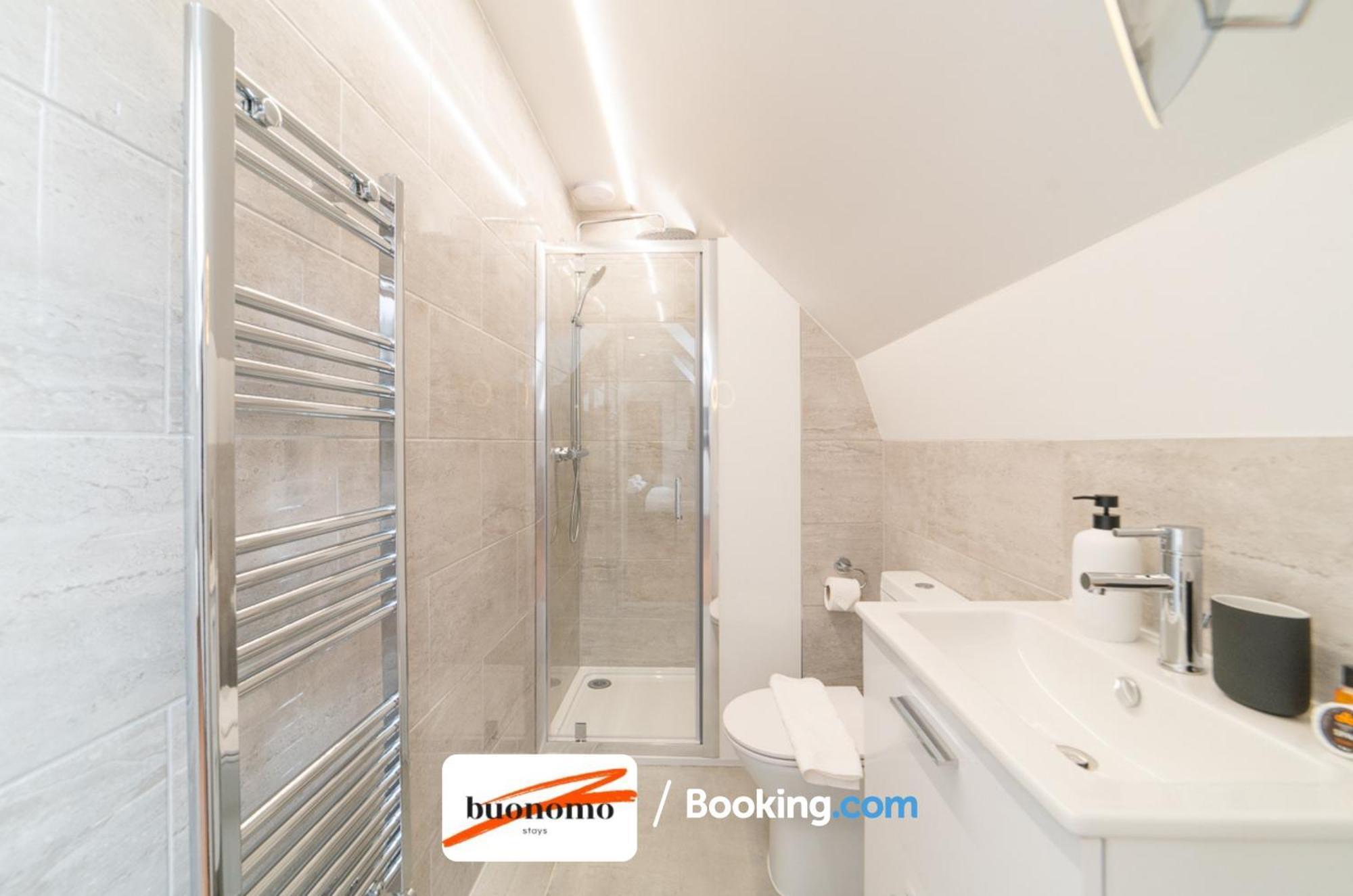 Two Bedroom Apartment At Buonomo Stays Short Lets & Serviced Accommodation Londyn Zewnętrze zdjęcie