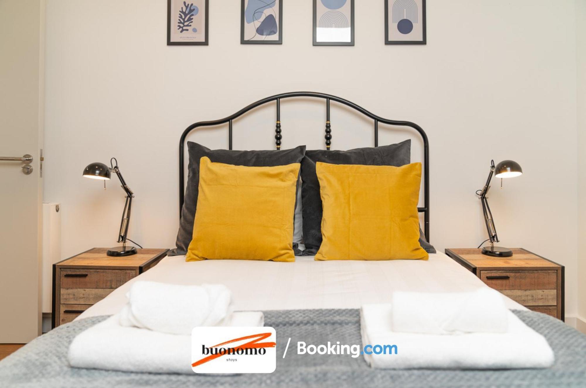 Two Bedroom Apartment At Buonomo Stays Short Lets & Serviced Accommodation Londyn Zewnętrze zdjęcie