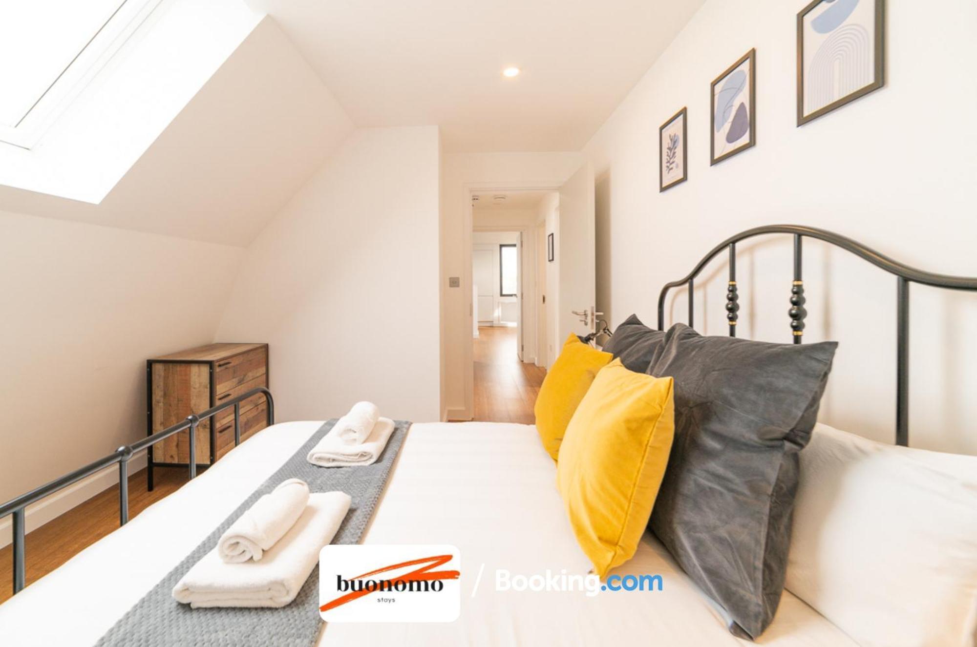 Two Bedroom Apartment At Buonomo Stays Short Lets & Serviced Accommodation Londyn Zewnętrze zdjęcie
