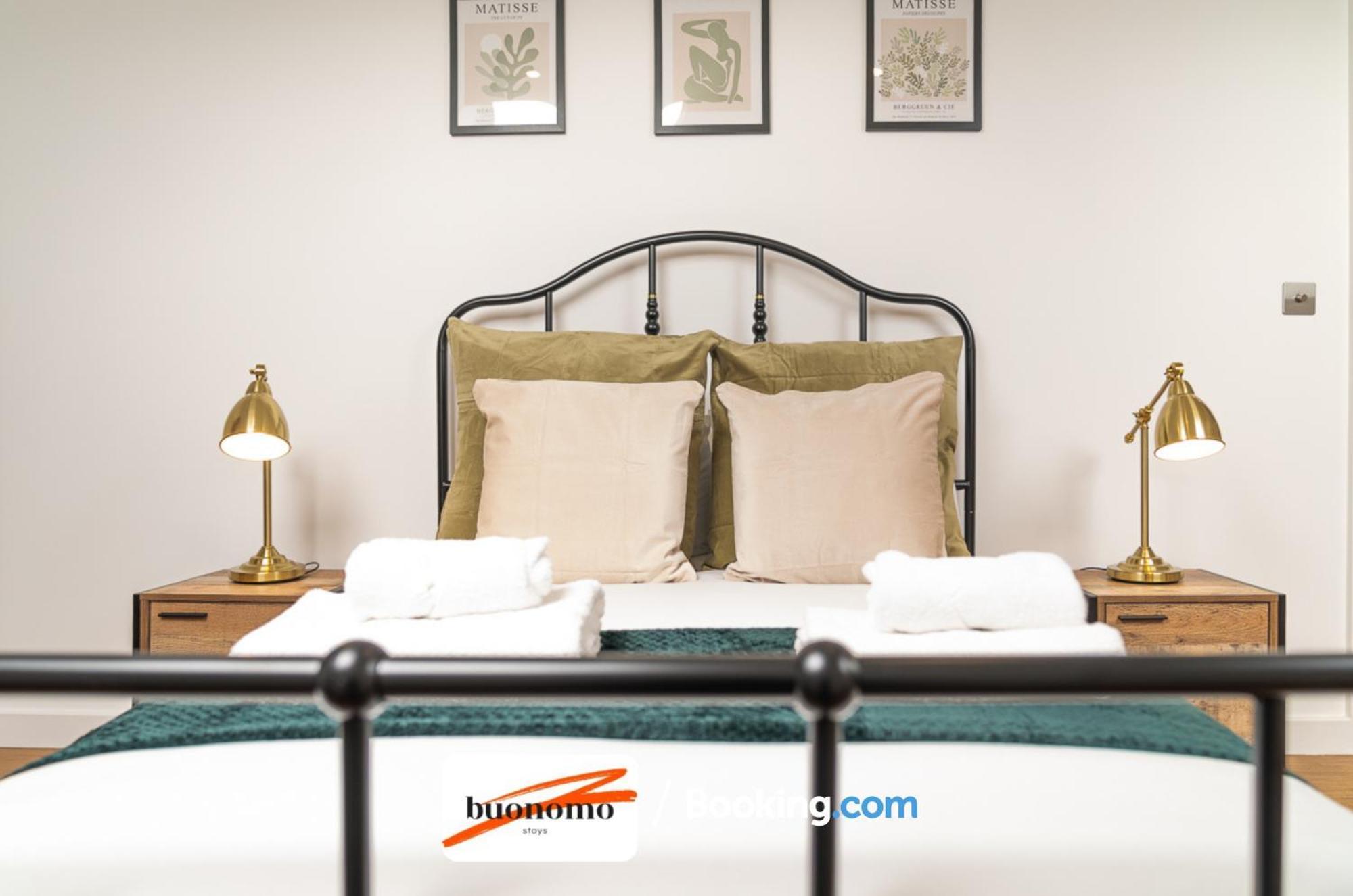 Two Bedroom Apartment At Buonomo Stays Short Lets & Serviced Accommodation Londyn Zewnętrze zdjęcie