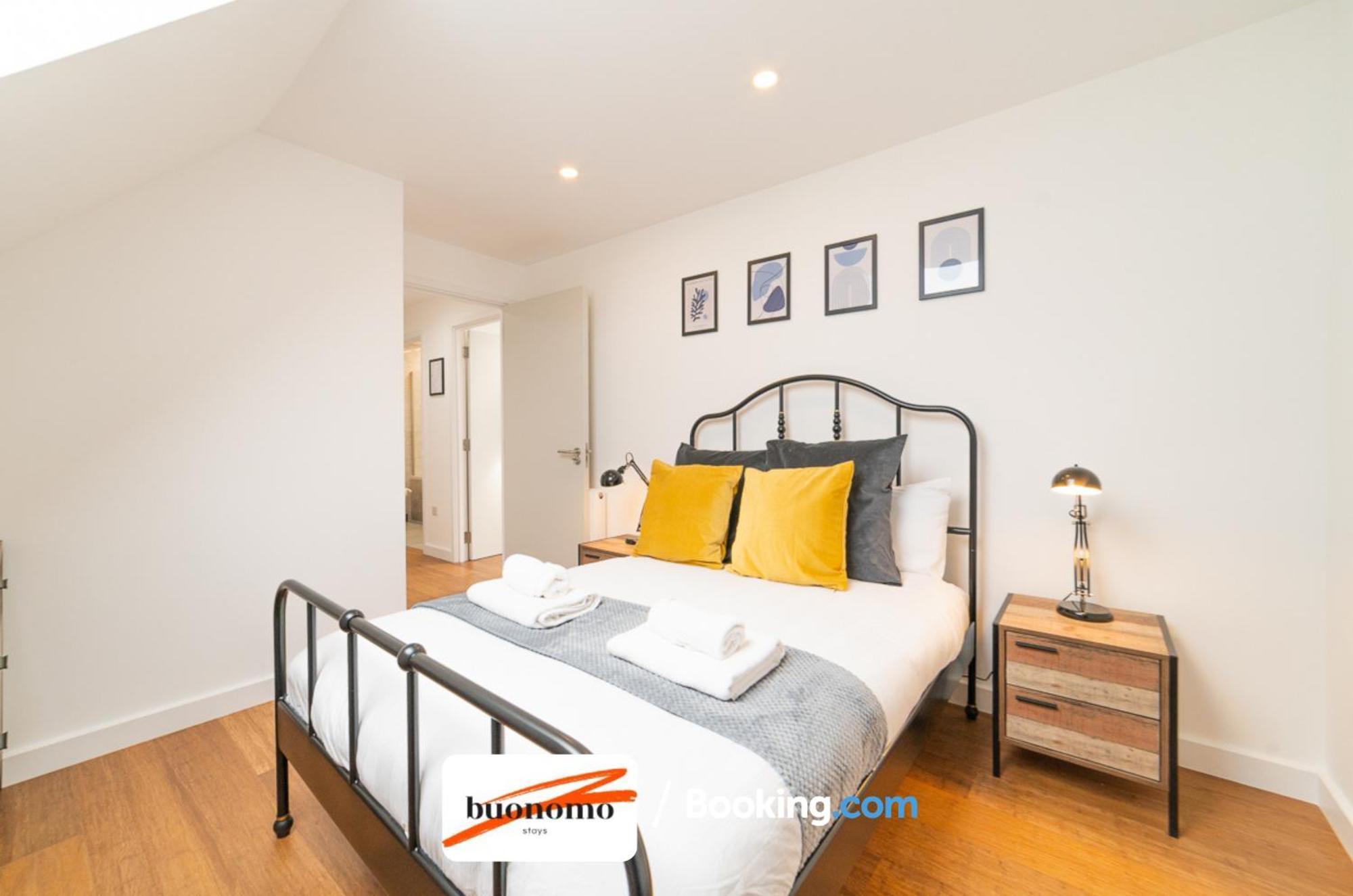 Two Bedroom Apartment At Buonomo Stays Short Lets & Serviced Accommodation Londyn Zewnętrze zdjęcie